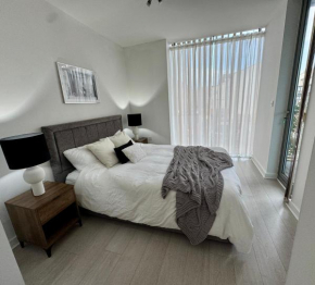 Luxury 2 Bed 2 Bath Apartment With Balcony, Fast Wifi In Birmingham City Centre